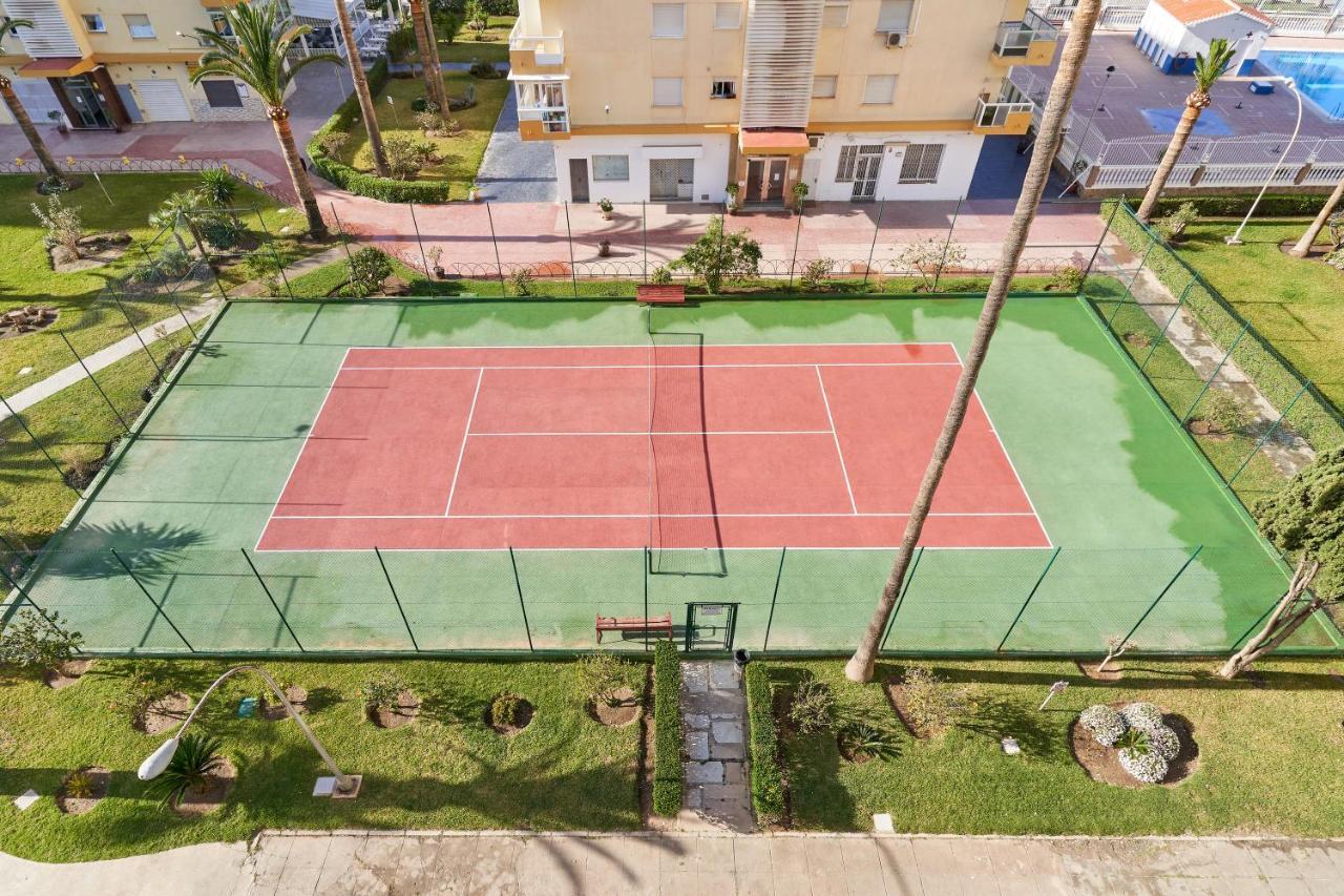 Apartment In Алгаробо-Коста Екстериор снимка